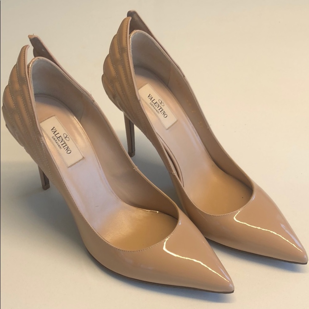 Authentic Valentino Nude Pumps 39